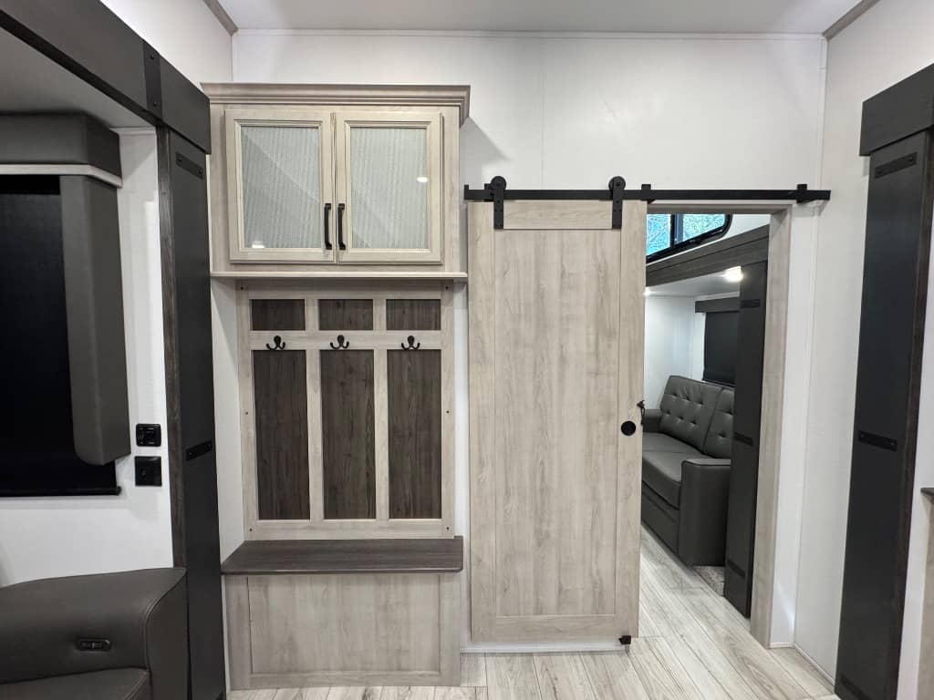 2024 Keystone RV 2024 Keystone RV Montana High Country - thumbnail 17