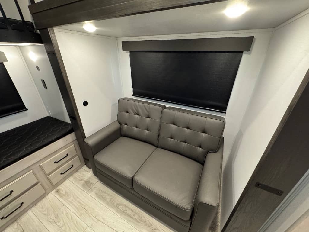 2024 Keystone RV 2024 Keystone RV Montana High Country - thumbnail 19