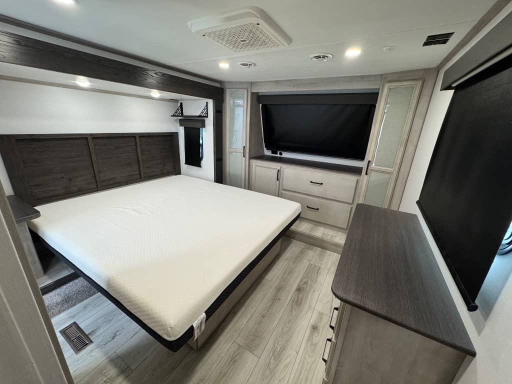 2024 Keystone RV 2024 Keystone RV Montana High Country - thumbnail 23