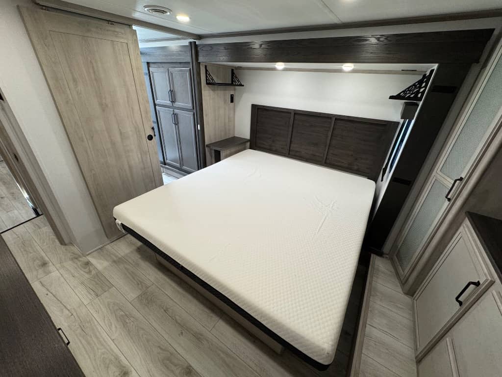 2024 Keystone RV 2024 Keystone RV Montana High Country - thumbnail 24