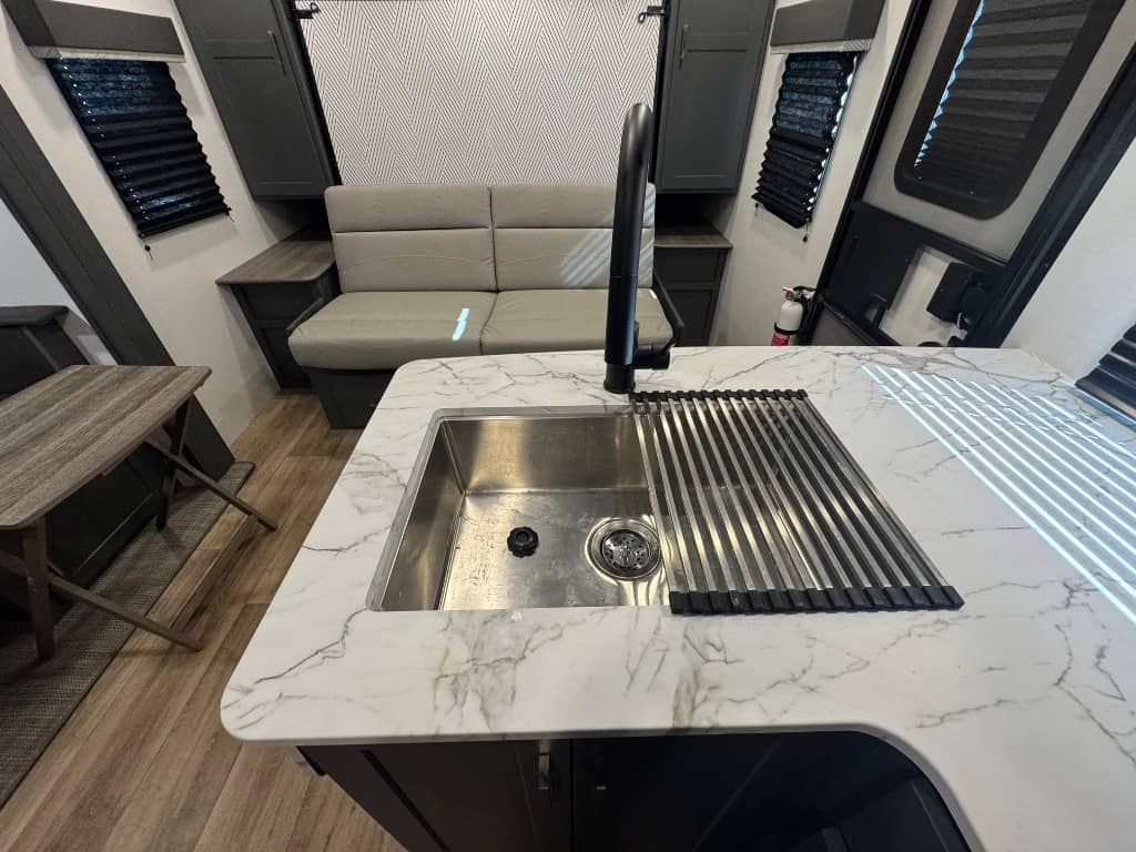 2024 Keystone RV 2024 Keystone RV Bullet Crossfire - thumbnail 11