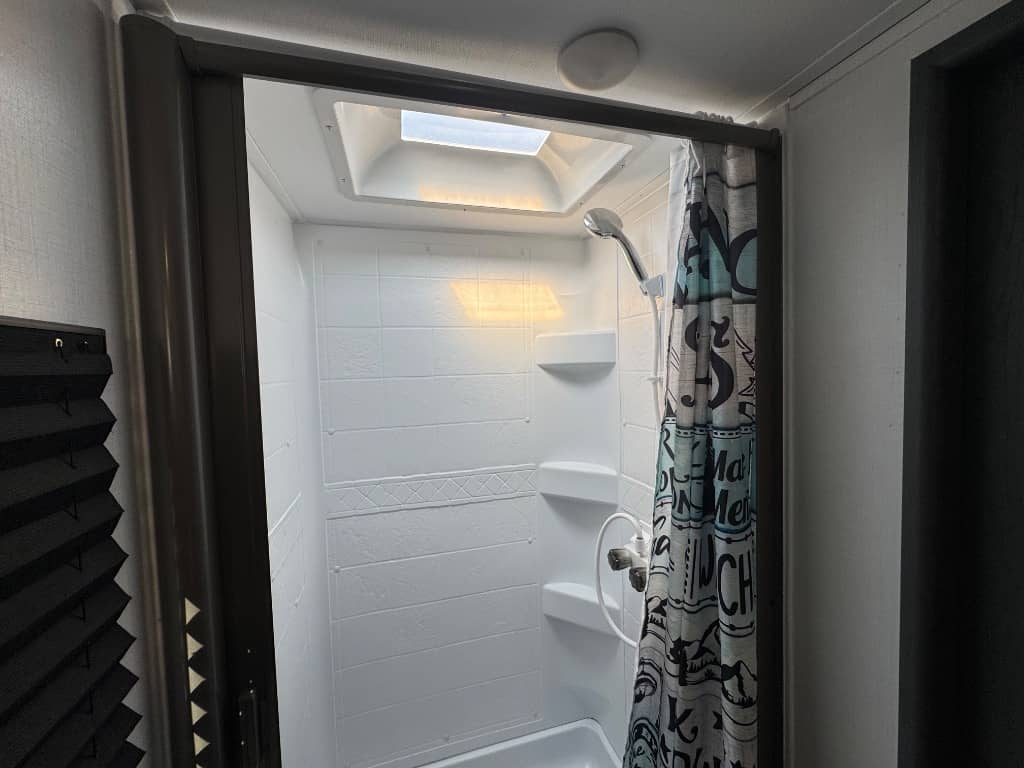 2024 Keystone RV 2024 Keystone RV Bullet Crossfire - thumbnail 18