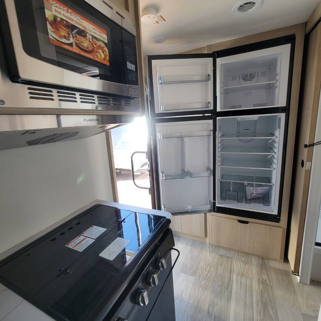 2025 Winnebago 2025 Winnebago Minnie - thumbnail 17