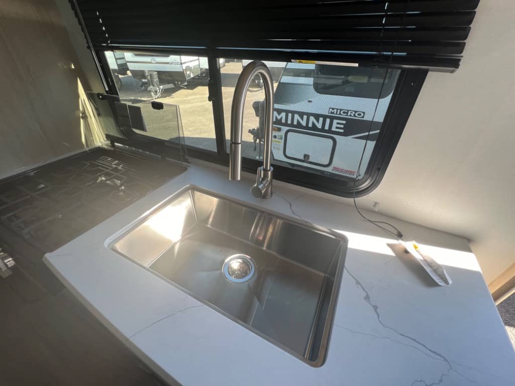 2025 Winnebago 2025 Winnebago Micro Minnie - thumbnail 10