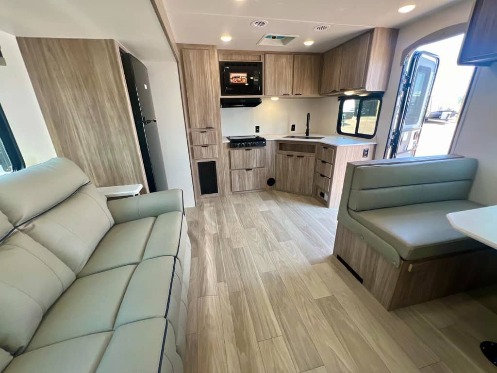 2025 Winnebago 2025 Winnebago Access - thumbnail 18