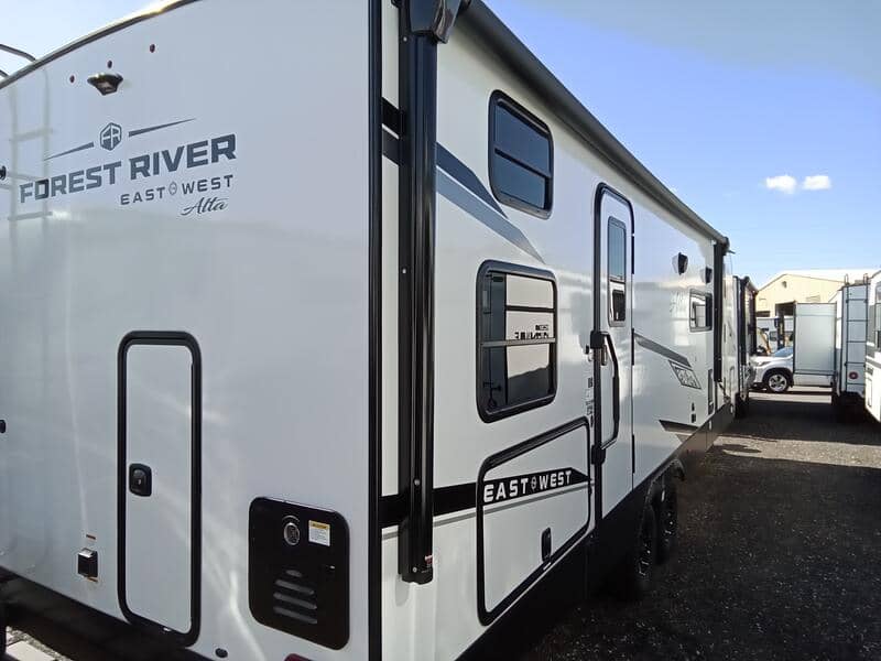 2025 East to West 2025 East to West Alta - thumbnail 4