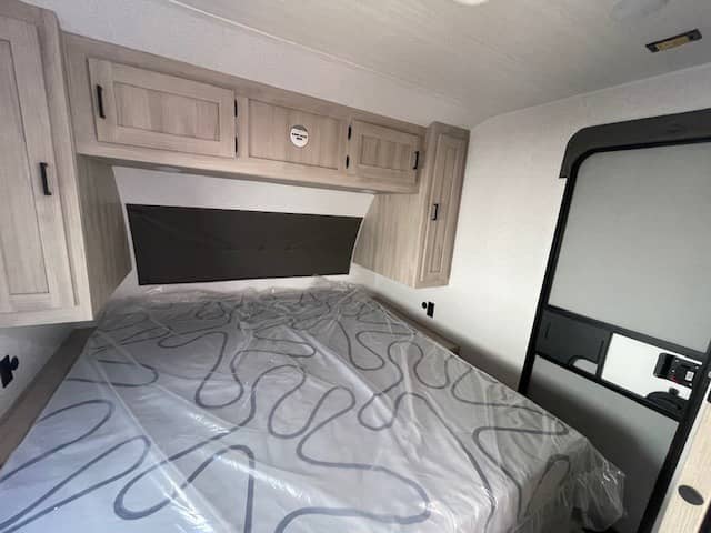 2025 East to West 2025 East to West Della Terra - thumbnail 12