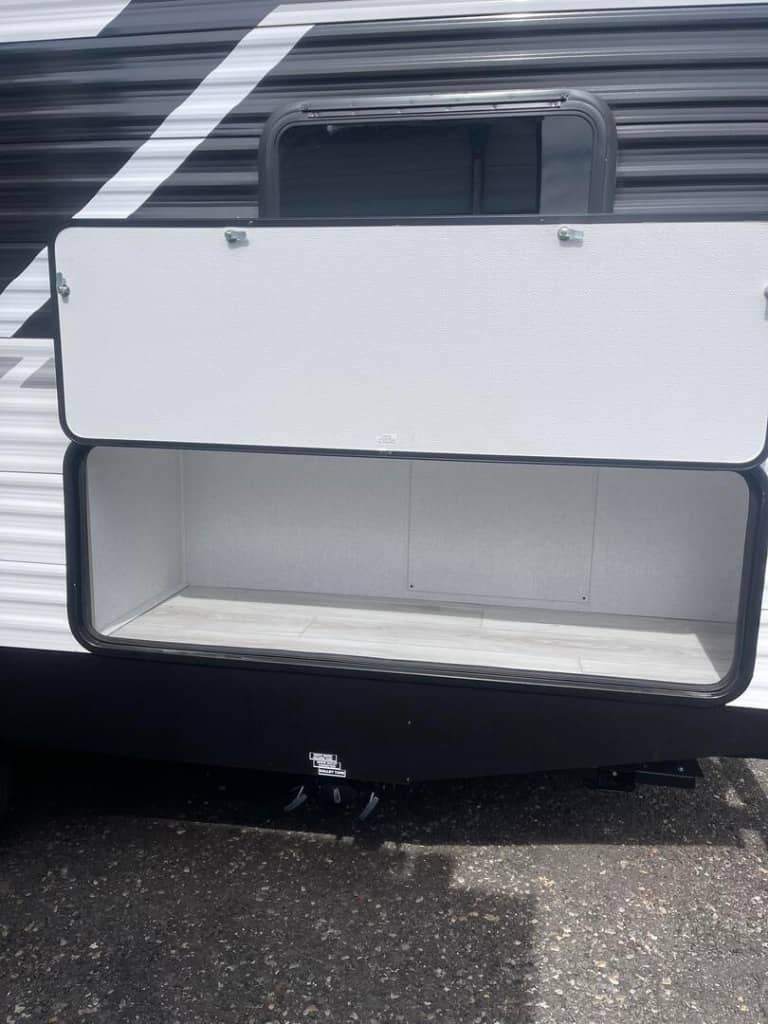 2025 East to West 2025 East to West Della Terra - thumbnail 6