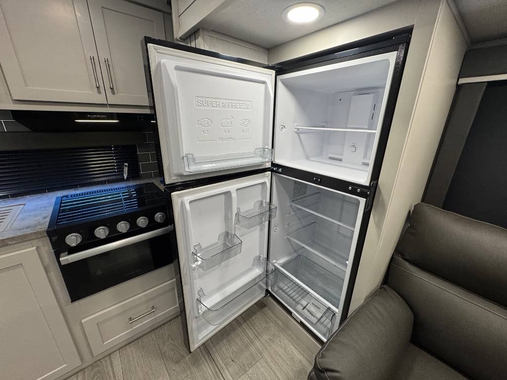 2025 Keystone RV 2025 Keystone RV Cougar Half-Ton - thumbnail 10