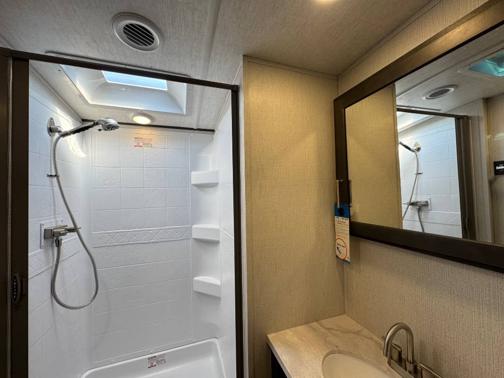 2025 Keystone RV 2025 Keystone RV Cougar Half-Ton - thumbnail 21