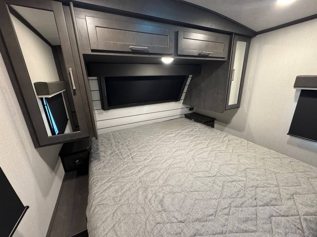 2025 Keystone RV 2025 Keystone RV Cougar Half-Ton - thumbnail 23