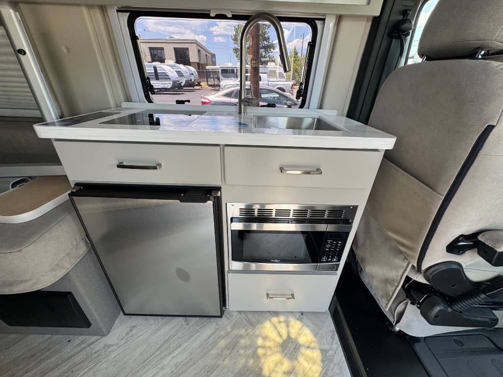 2026 Coachmen 2026 Coachmen Nova - thumbnail 10