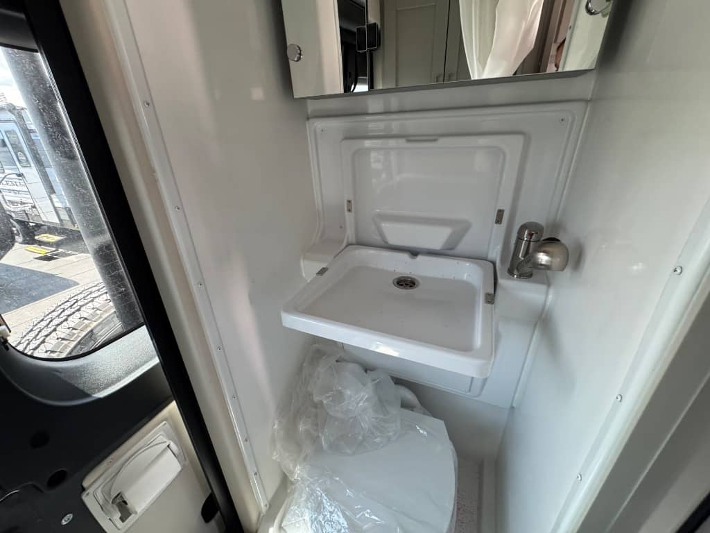 2026 Coachmen 2026 Coachmen Nova - thumbnail 13