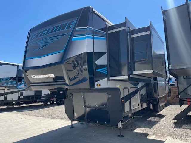 2025 Heartland RV 2025 Heartland RV Cyclone - thumbnail 2