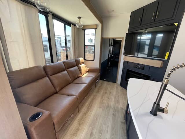 2025 Heartland RV 2025 Heartland RV Cyclone - thumbnail 4