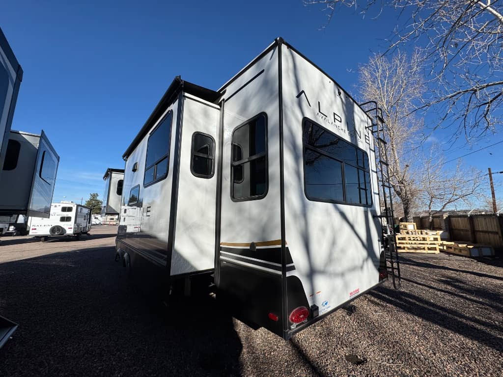 2025 Keystone RV 2025 Keystone RV Avalanche - thumbnail 4