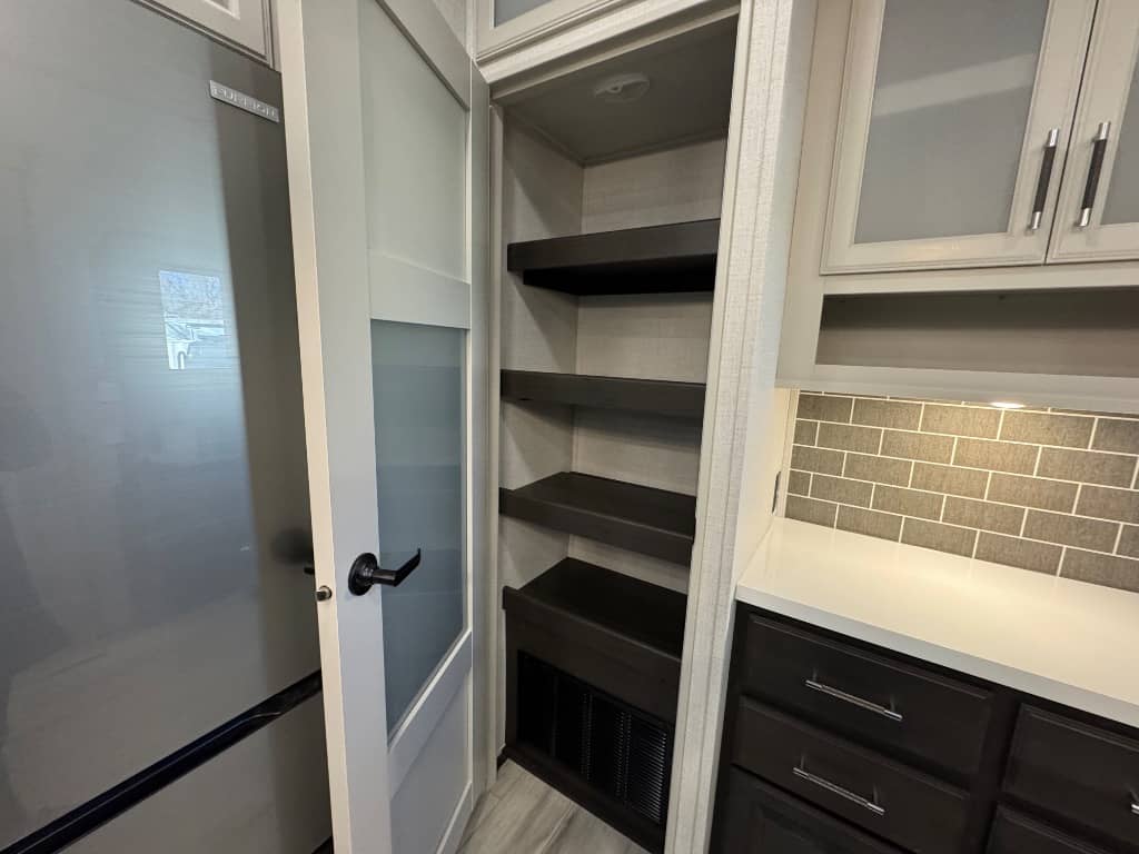 2025 Keystone RV 2025 Keystone RV Avalanche - thumbnail 11