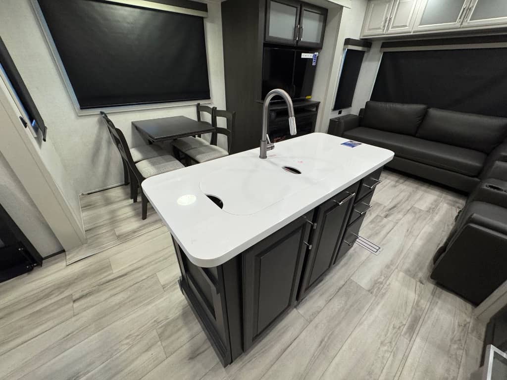 2025 Keystone RV 2025 Keystone RV Avalanche - thumbnail 15