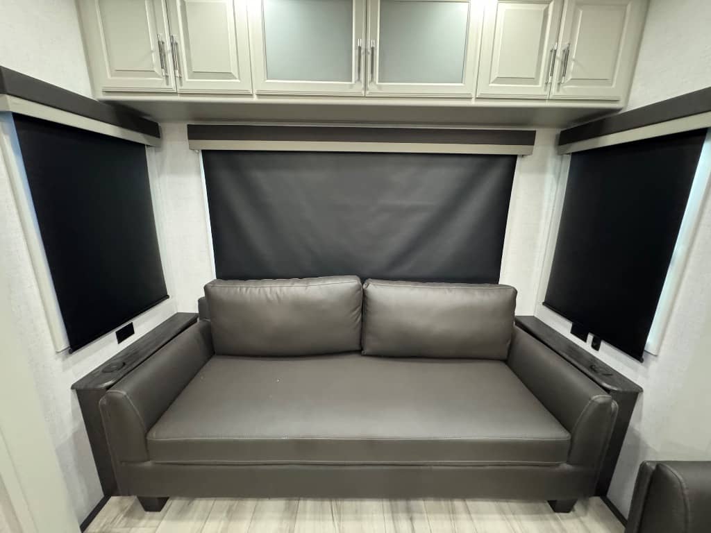 2025 Keystone RV 2025 Keystone RV Avalanche - thumbnail 19