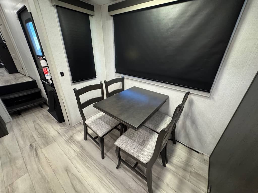 2025 Keystone RV 2025 Keystone RV Avalanche - thumbnail 21