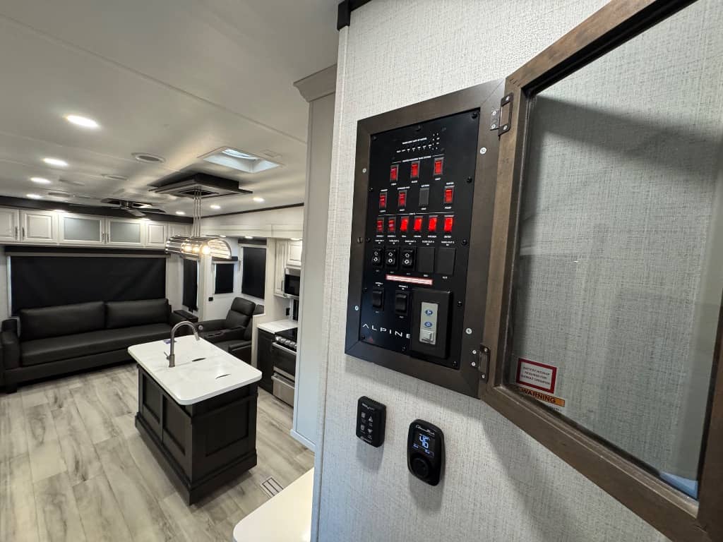 2025 Keystone RV 2025 Keystone RV Avalanche - thumbnail 23