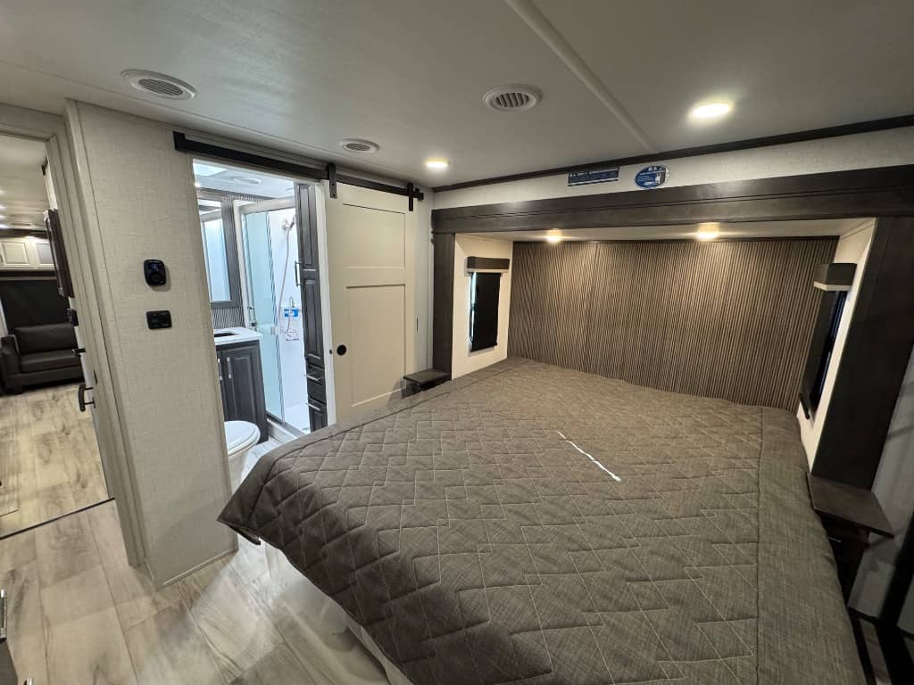 2025 Keystone RV 2025 Keystone RV Avalanche - thumbnail 26