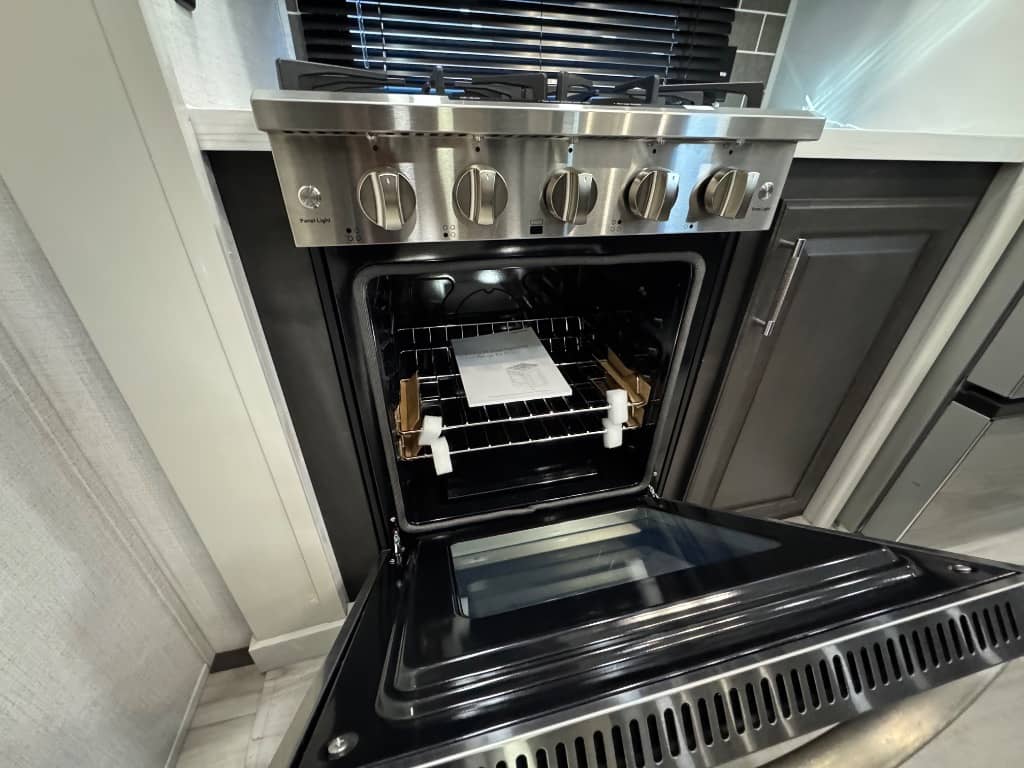 2025 Keystone RV 2025 Keystone RV Alpine - thumbnail 10