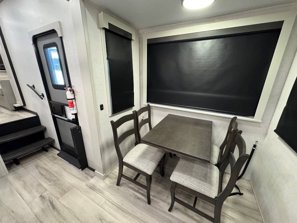 2025 Keystone RV 2025 Keystone RV Alpine - thumbnail 14