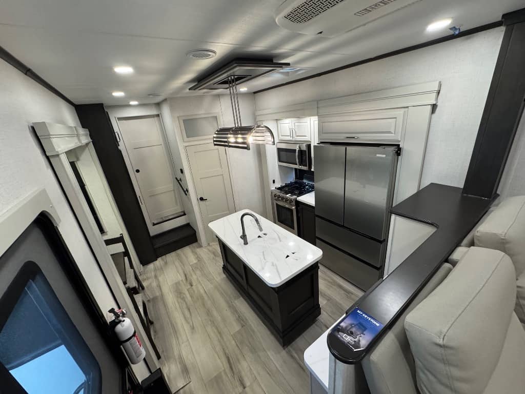 2025 Keystone RV 2025 Keystone RV Alpine - thumbnail 22