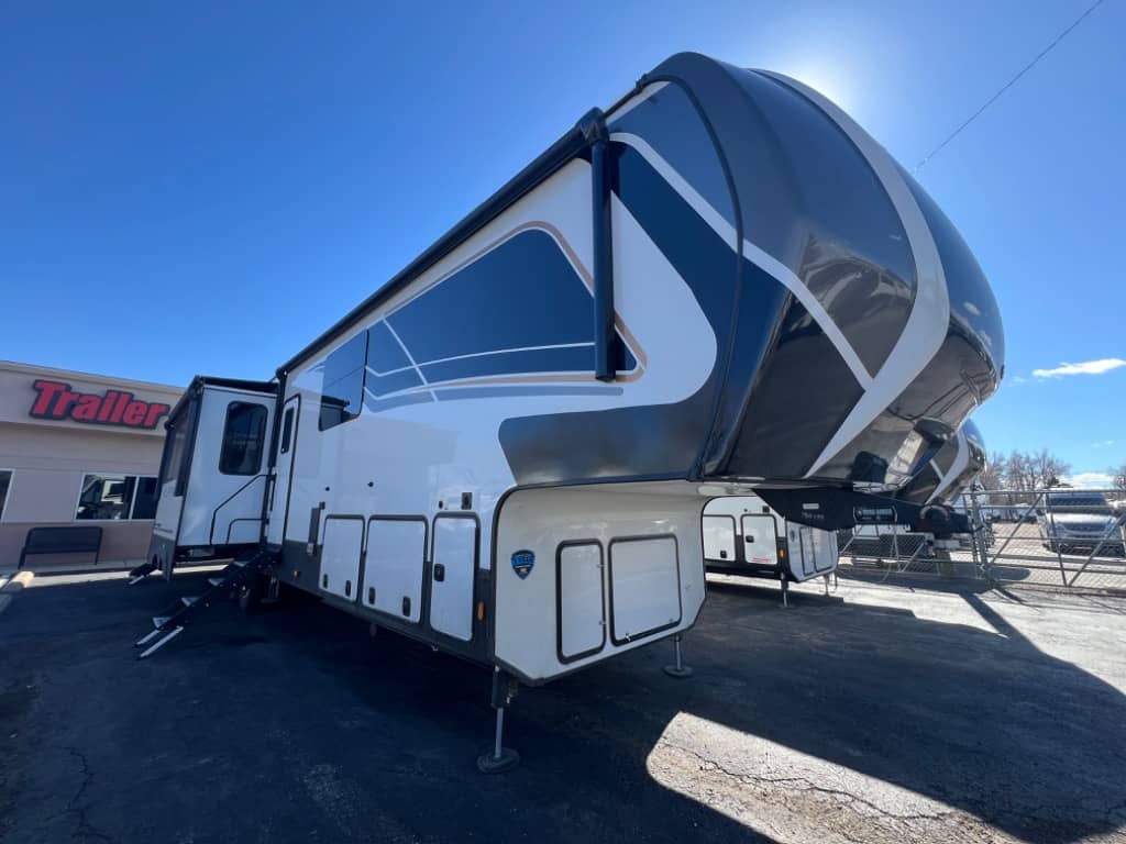 2025 Keystone RV 2025 Keystone RV Alpine - thumbnail 1