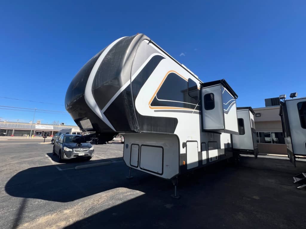 2025 Keystone RV 2025 Keystone RV Alpine - thumbnail 3