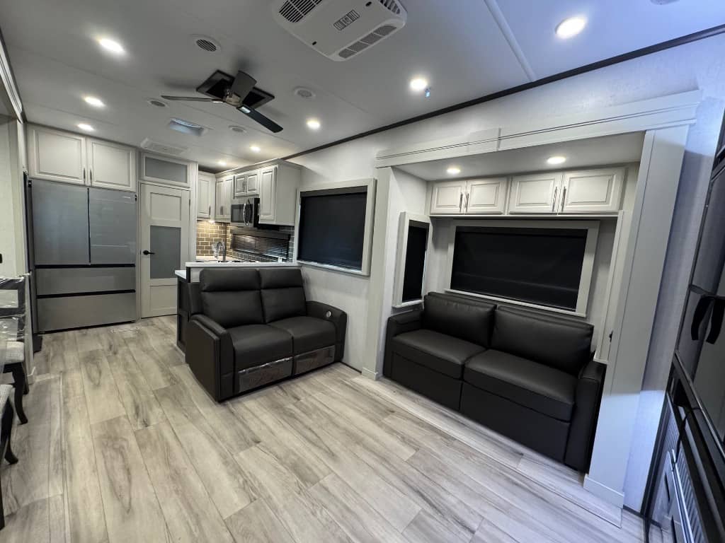 2025 Keystone RV 2025 Keystone RV Alpine - thumbnail 8