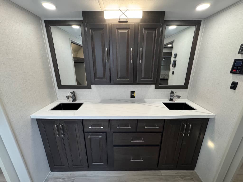 2025 Keystone RV 2025 Keystone RV Alpine - thumbnail 32