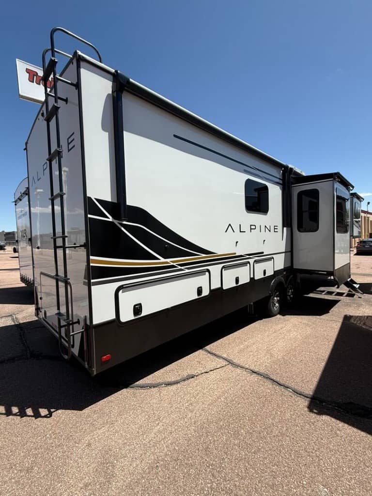 2025 Keystone RV 2025 Keystone RV Alpine - thumbnail 4