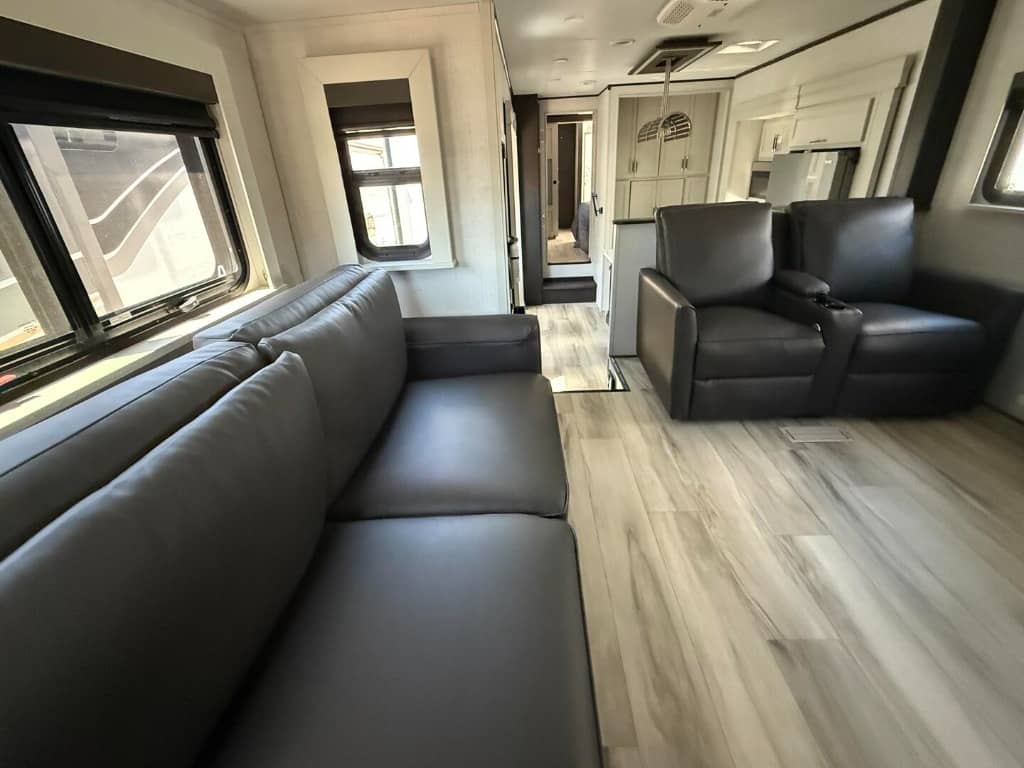 2025 Keystone RV 2025 Keystone RV Alpine - thumbnail 11