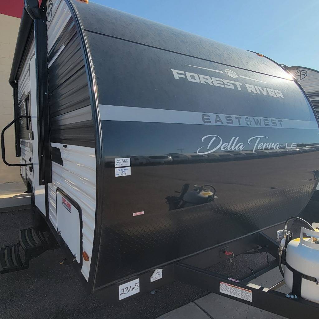 2025 East to West 2025 East to West Della Terra - thumbnail 3