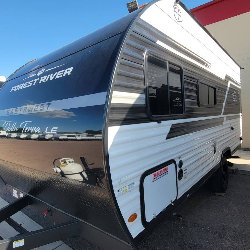 2025 East to West 2025 East to West Della Terra - thumbnail 5