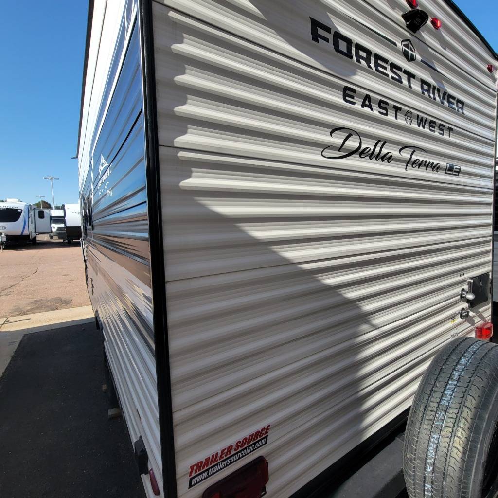 2025 East to West 2025 East to West Della Terra - thumbnail 6