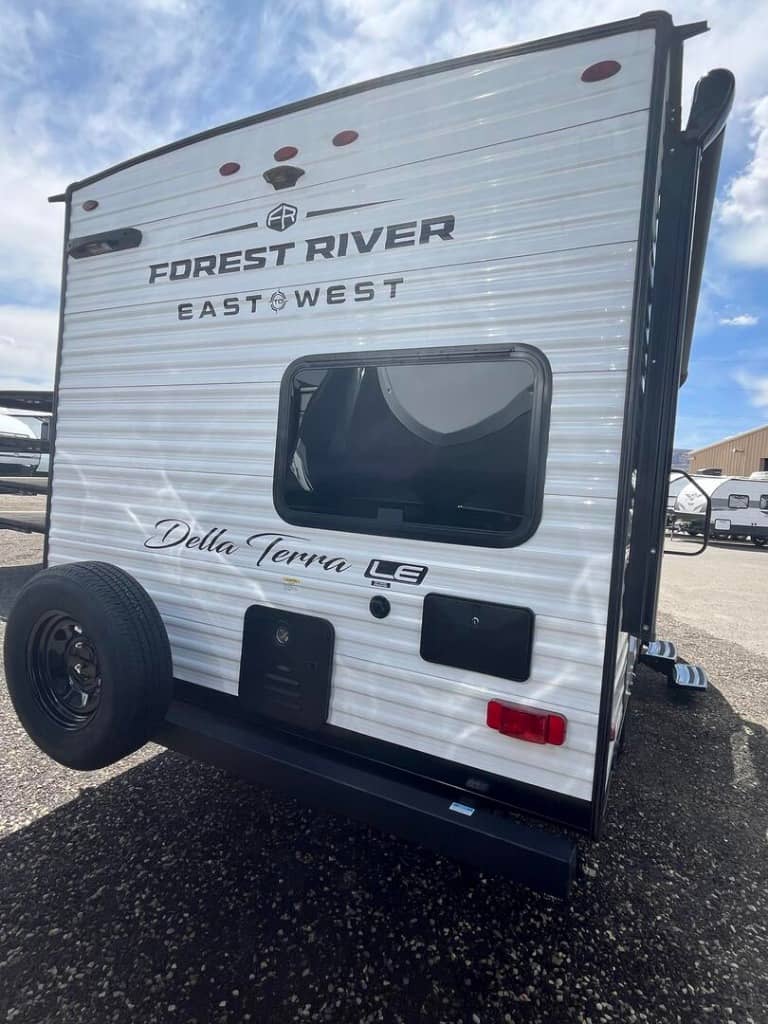 2025 East to West 2025 East to West Della Terra - thumbnail 4