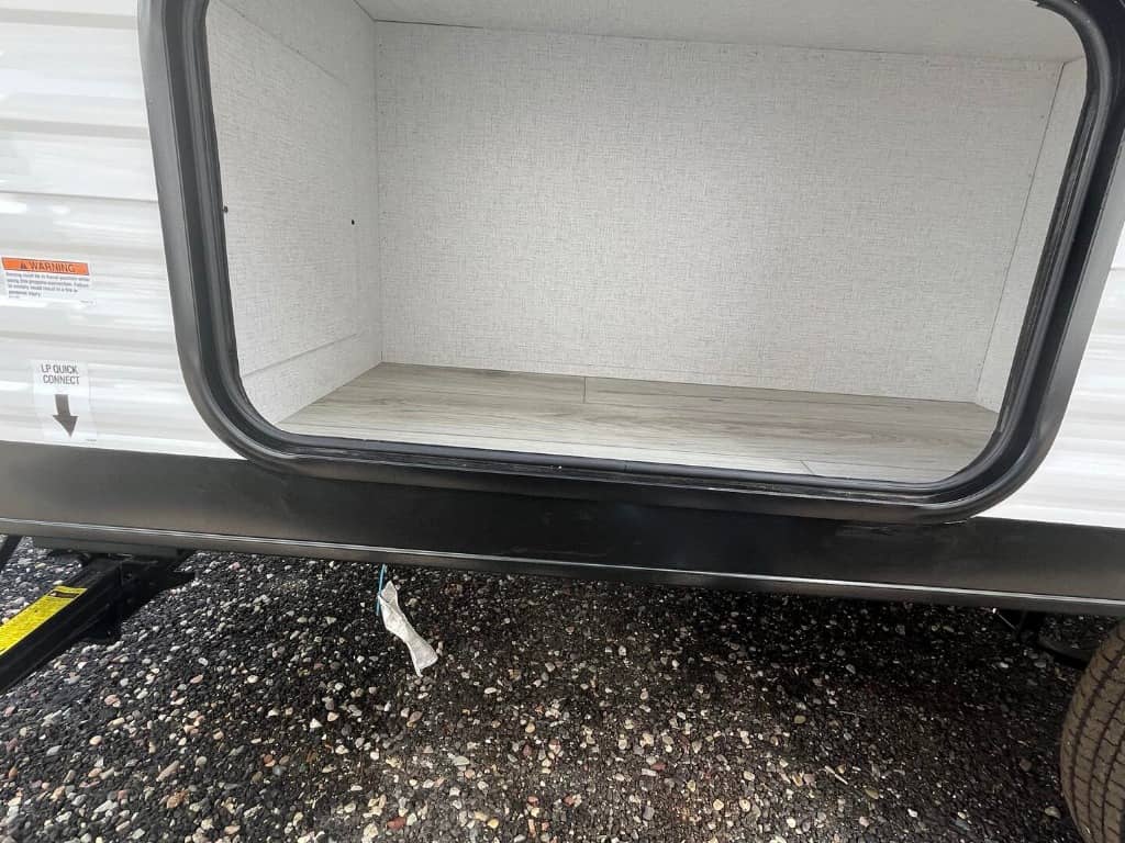 2025 East to West 2025 East to West Della Terra - thumbnail 8