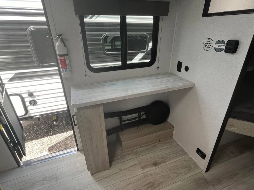 2025 East to West 2025 East to West Della Terra - thumbnail 12