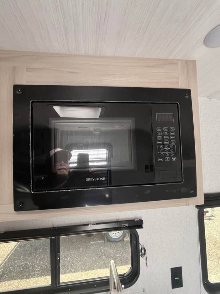 2025 East to West 2025 East to West Della Terra - thumbnail 15