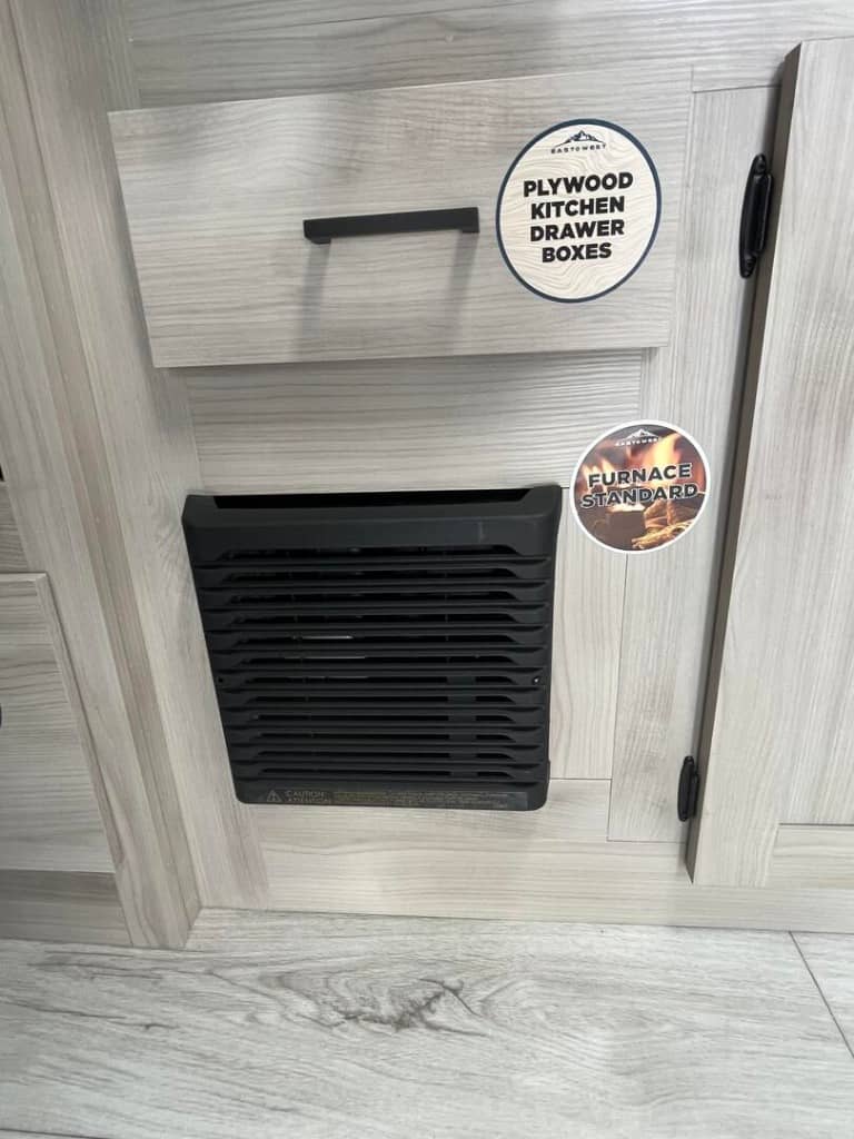 2025 East to West 2025 East to West Della Terra - thumbnail 17