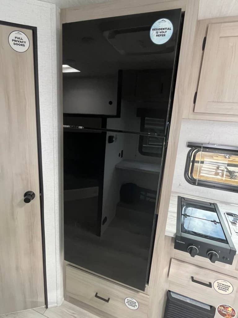 2025 East to West 2025 East to West Della Terra - thumbnail 18