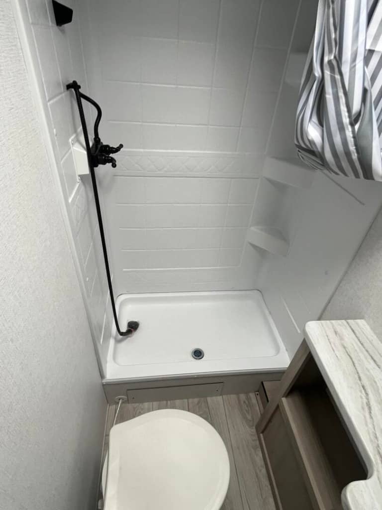 2025 East to West 2025 East to West Della Terra - thumbnail 20