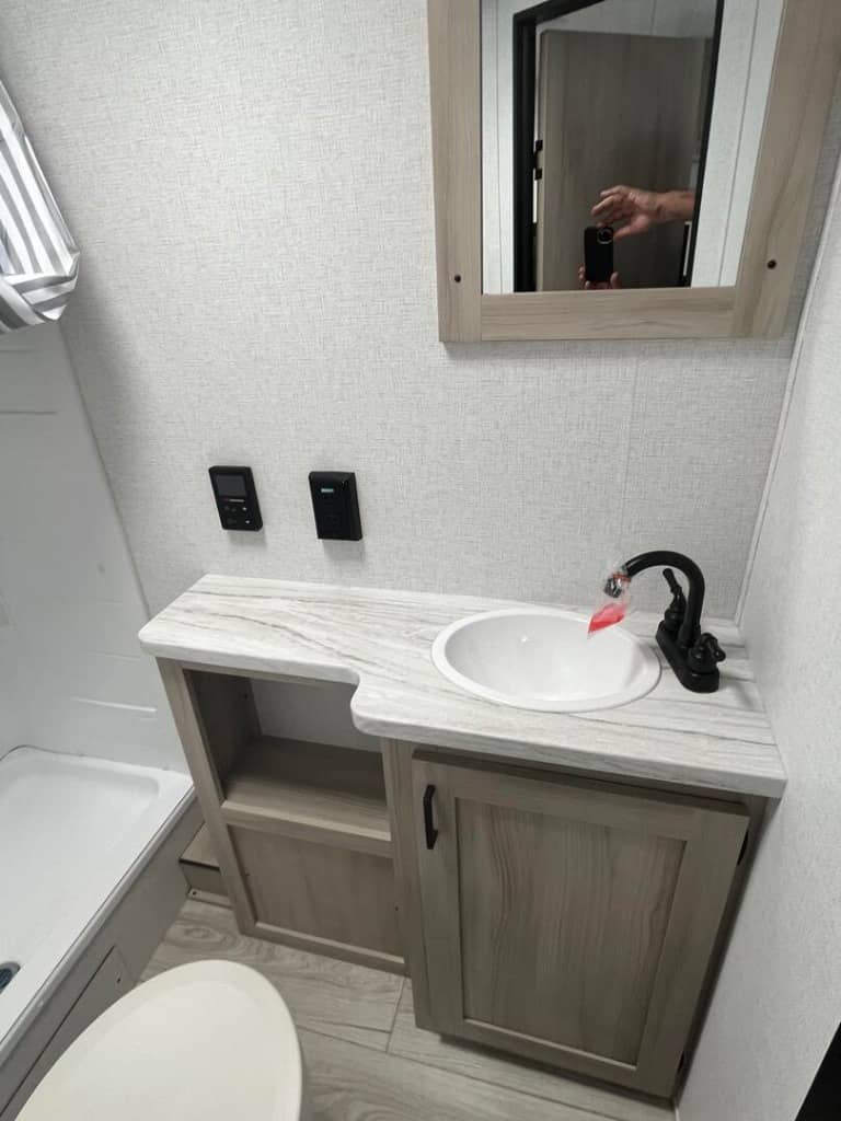 2025 East to West 2025 East to West Della Terra - thumbnail 21