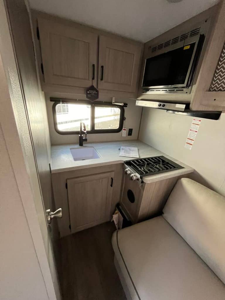 2025 Coachmen 2025 Coachmen Catalina - thumbnail 9