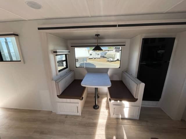 2025 Forest River 2025 Forest River Surveyor - thumbnail 5