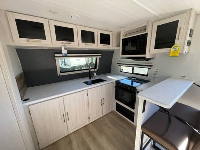 2025 Forest River 2025 Forest River Surveyor - thumbnail 7