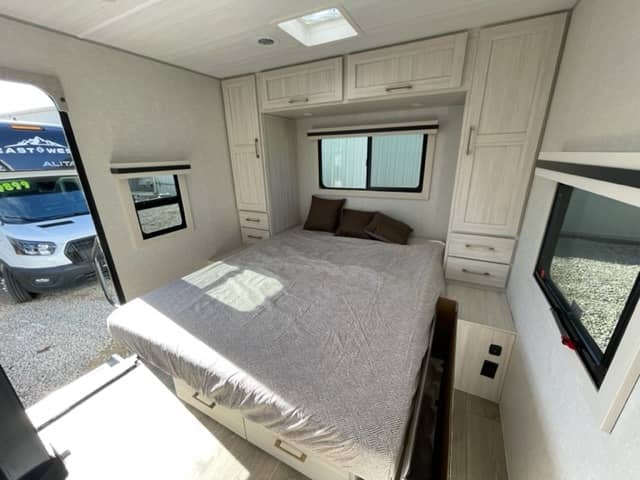 2025 Forest River 2025 Forest River Surveyor - thumbnail 10